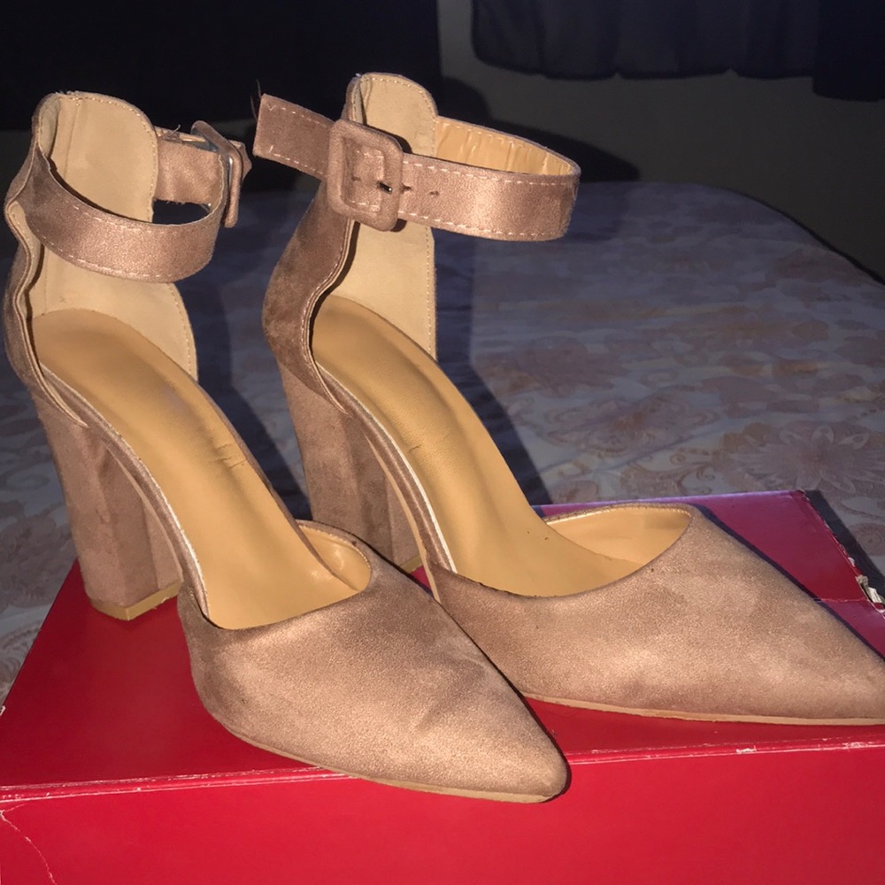 Pointy heels
